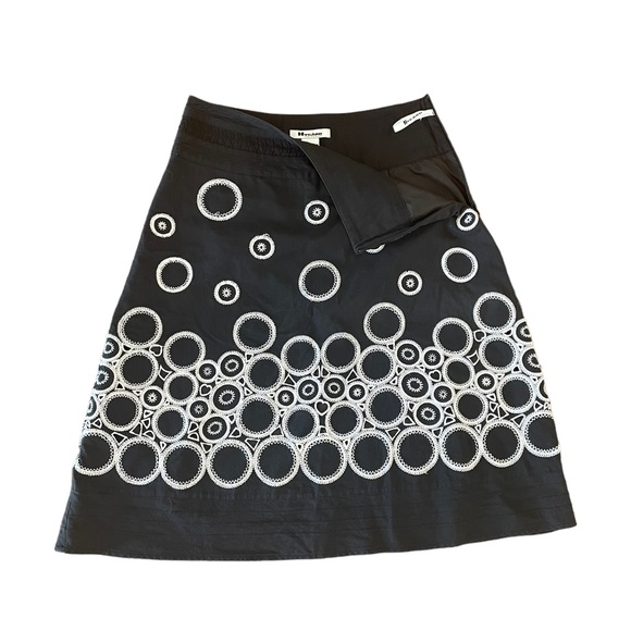 Peter Nygard black & white embroidered Aline cotton modesty skirt size 6 petite - Picture 2 of 12